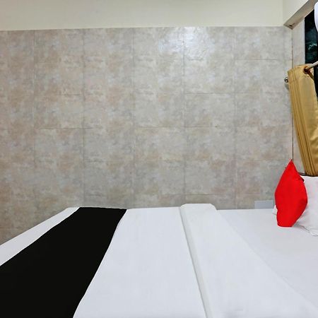 Capital O 79386 Hotel Emirates Mumbai (Bombay) Buitenkant foto