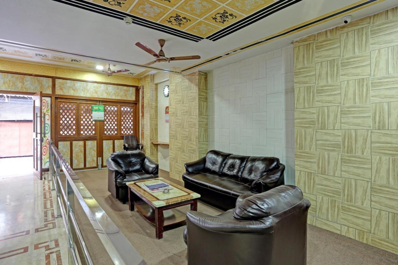 Capital O 79386 Hotel Emirates Mumbai (Bombay) Buitenkant foto