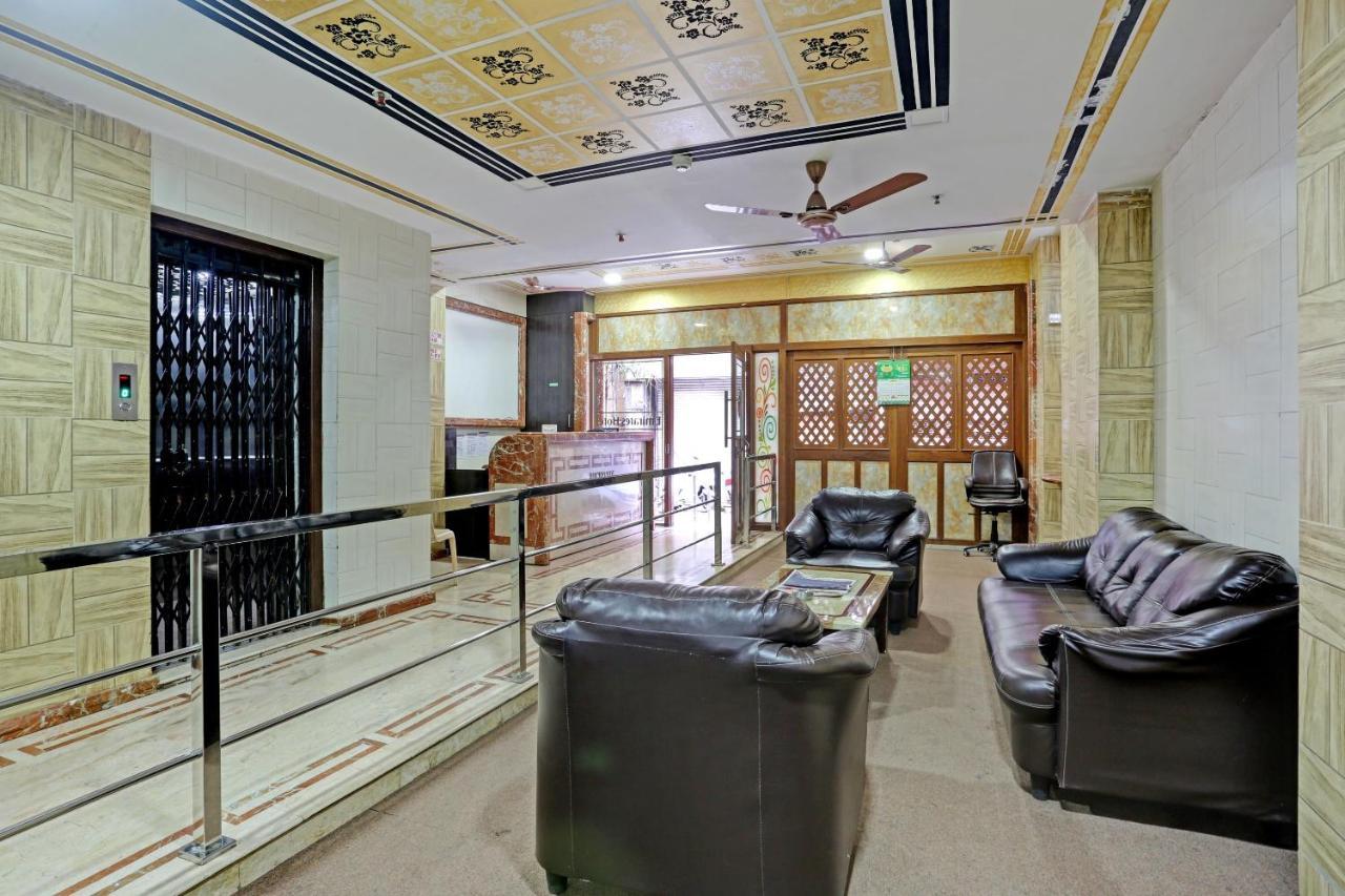 Capital O 79386 Hotel Emirates Mumbai (Bombay) Buitenkant foto